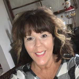 Meet your Posher, Deb